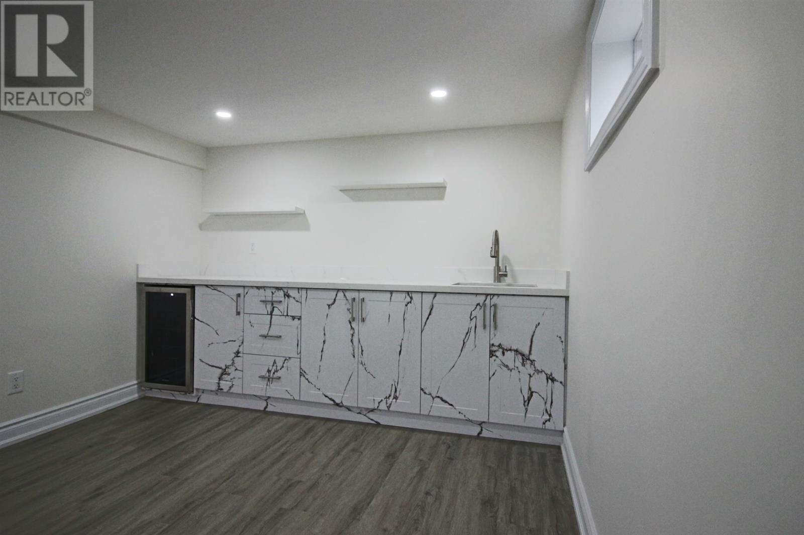 35 Walnut St, Sault Ste. Marie, ON - Indoor