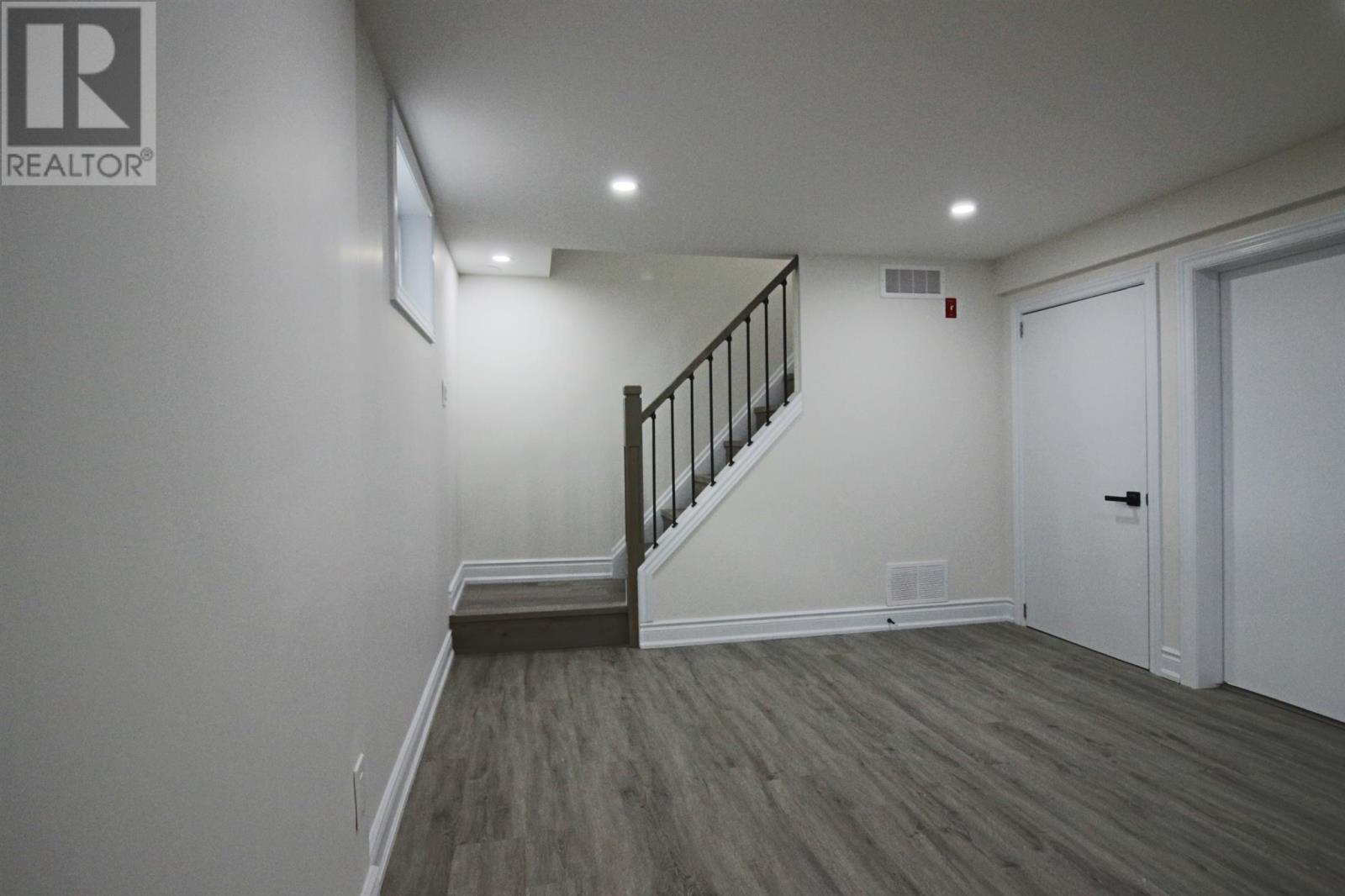 35 Walnut St, Sault Ste. Marie, ON - Indoor