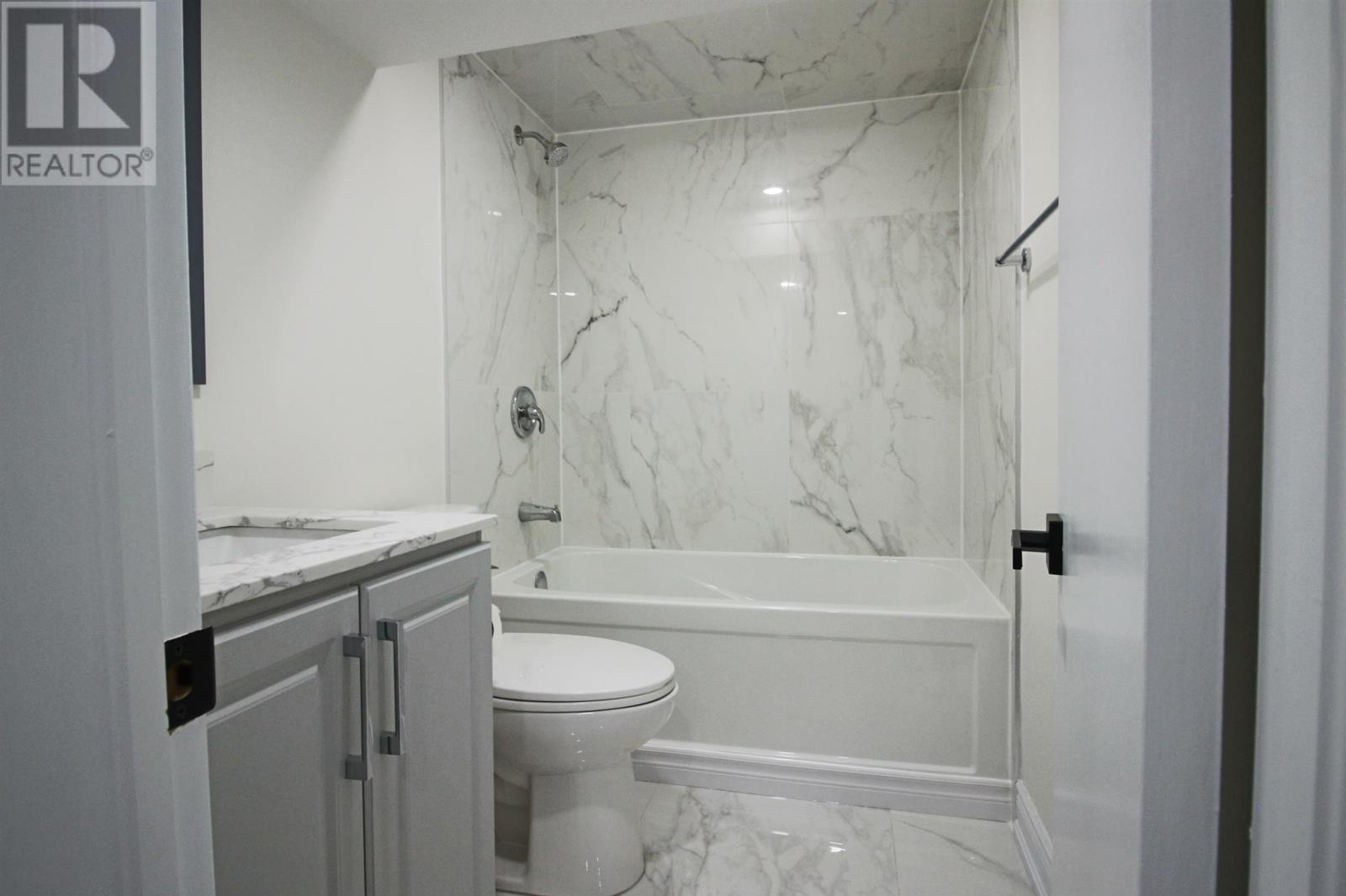 35 Walnut St, Sault Ste. Marie, ON - Indoor Photo Showing Bathroom