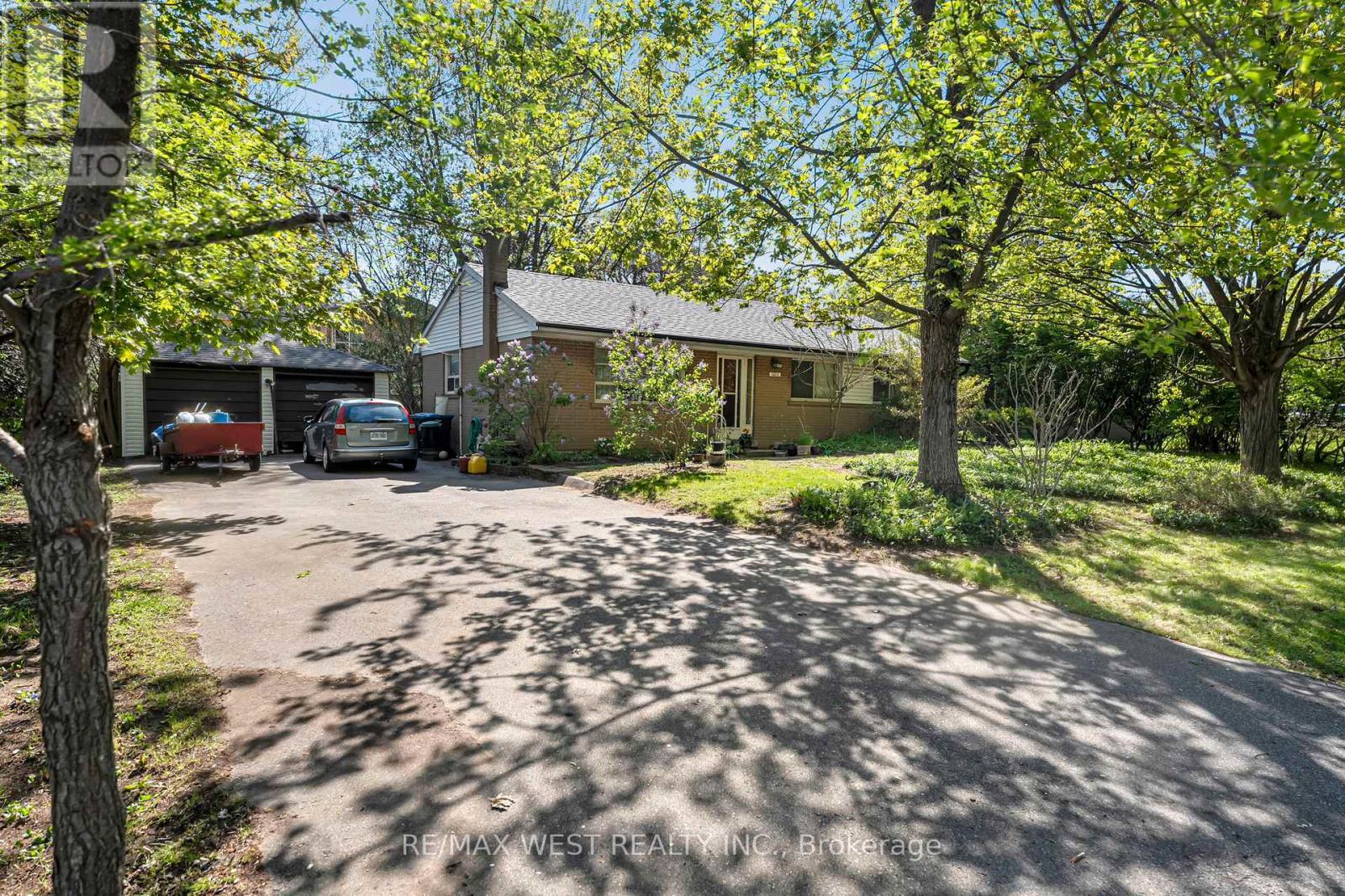 1610 Magenta Court, Mississauga, ON - Outdoor