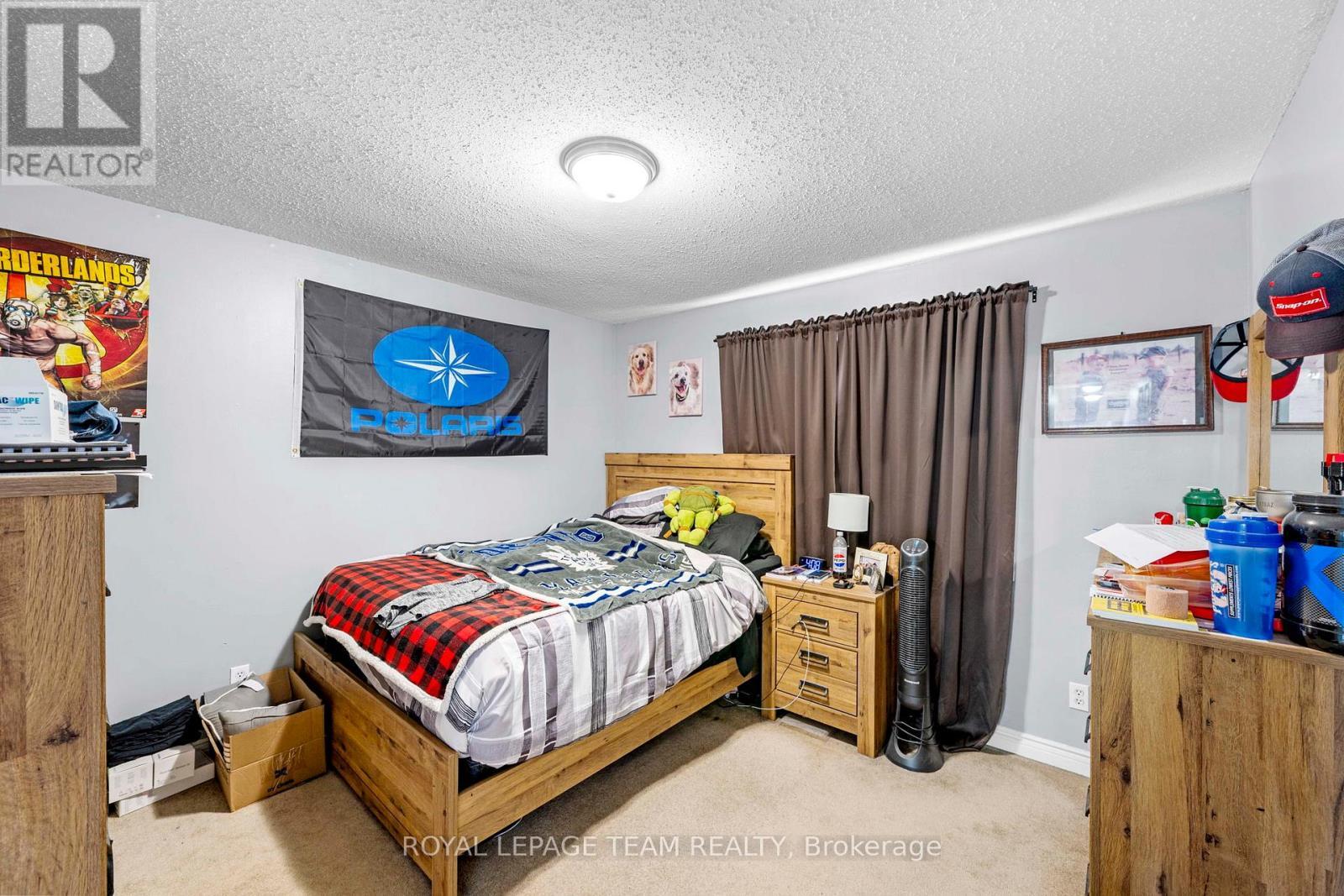 58 Beverley Avenue, Ottawa, ON - Indoor Photo Showing Bedroom