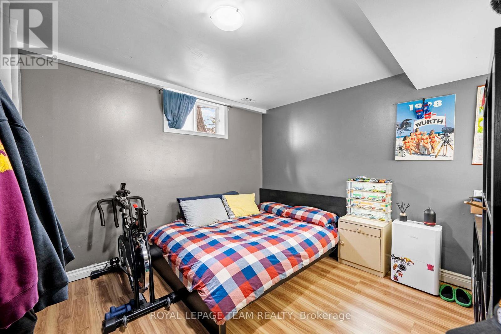58 Beverley Avenue, Ottawa, ON - Indoor Photo Showing Bedroom
