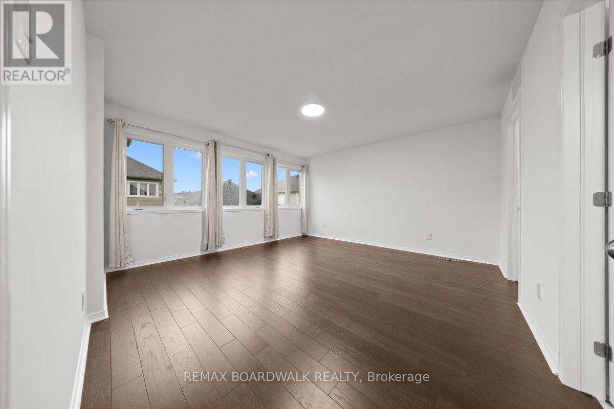 333 Haliburton Heights, Ottawa, ON - Indoor Photo Showing Other Room