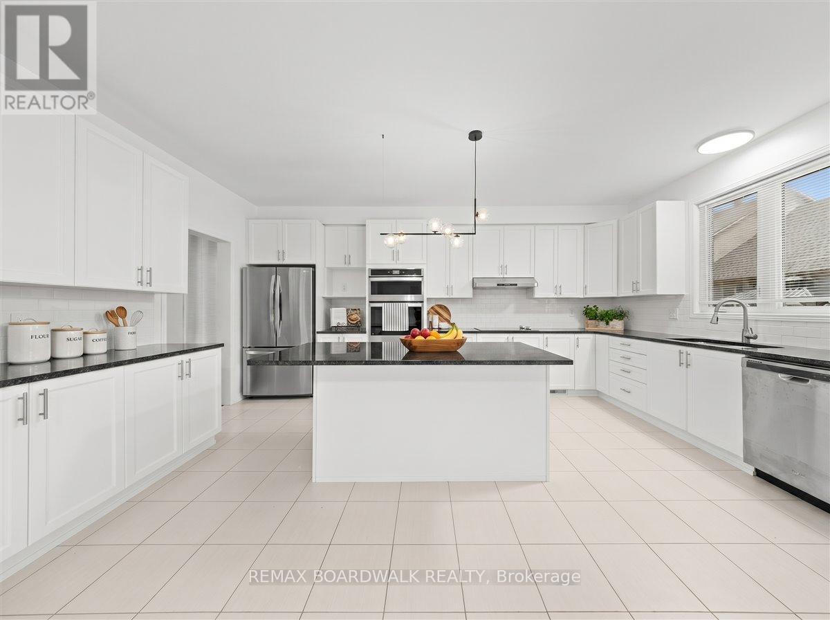 Virtually Staged - 333 Haliburton Heights, Ottawa, ON - Indoor Photo Showing Kitchen With Upgraded Kitchen