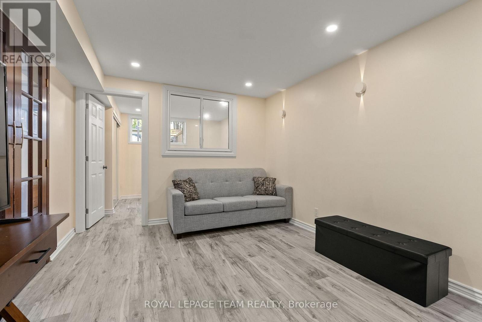 40 Milner Downs Crescent, Ottawa, ON - Indoor