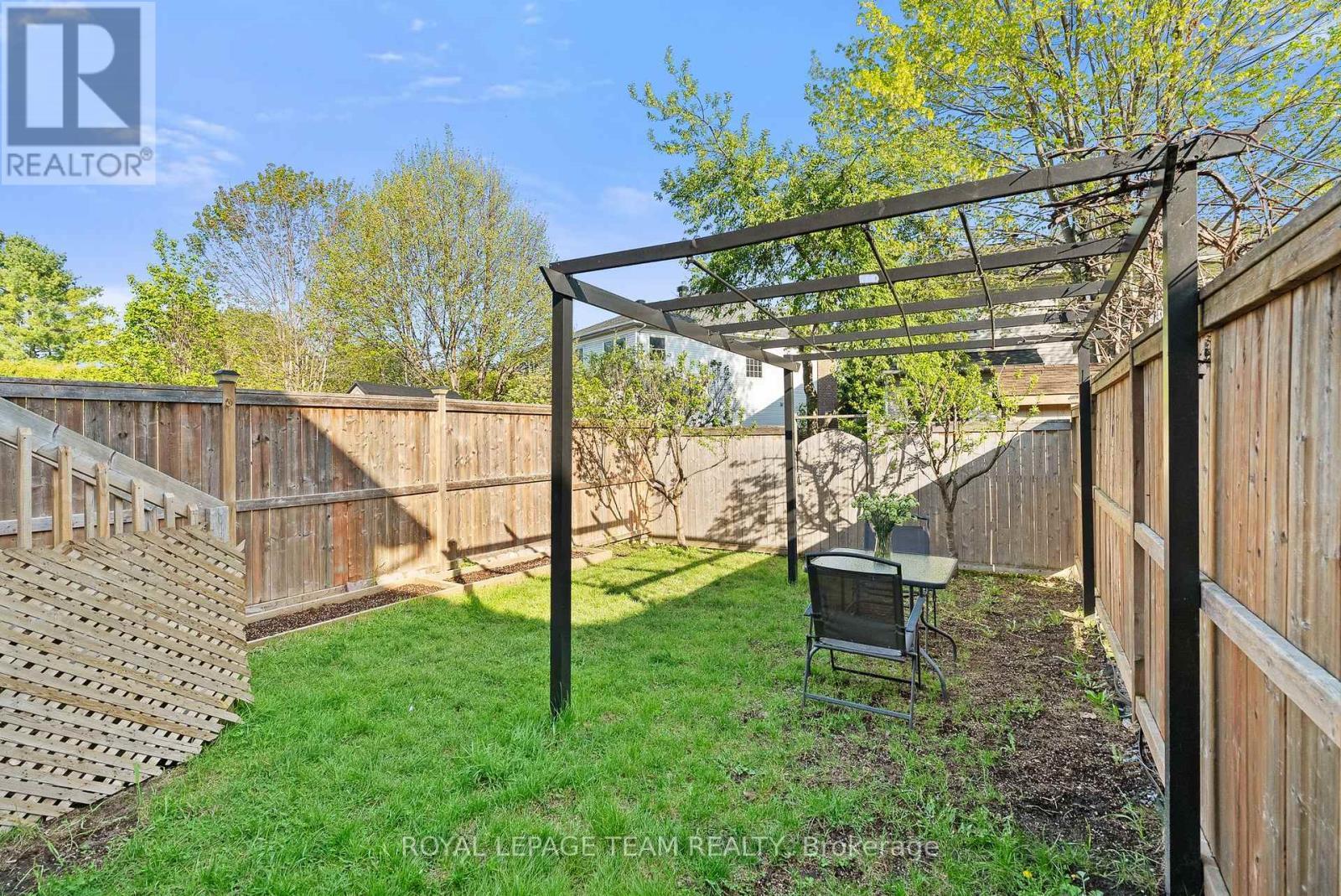40 Milner Downs Crescent, Ottawa, ON - Outdoor
