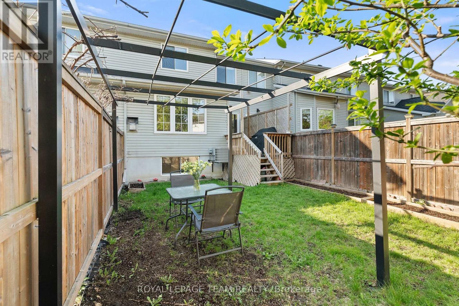 40 Milner Downs Crescent, Ottawa, ON - Outdoor