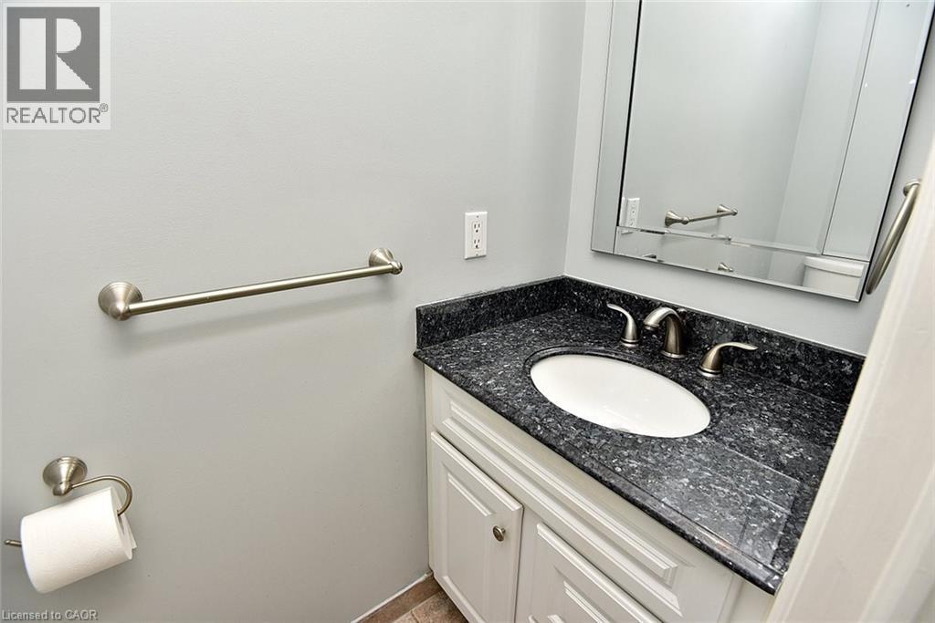 126 Bastille Street, Hamilton, ON - Indoor Photo Showing Bathroom