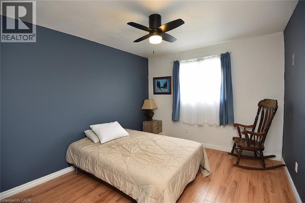126 Bastille Street, Hamilton, ON - Indoor Photo Showing Bedroom