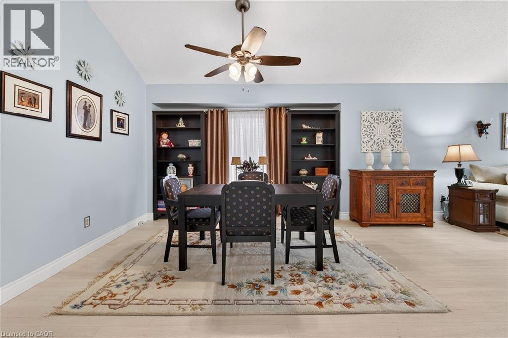 23 Juliebeth Drive, Hamilton, ON - Indoor Photo Showing Dining Room