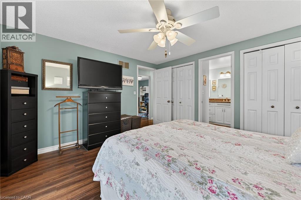 23 Juliebeth Drive, Hamilton, ON - Indoor Photo Showing Bedroom