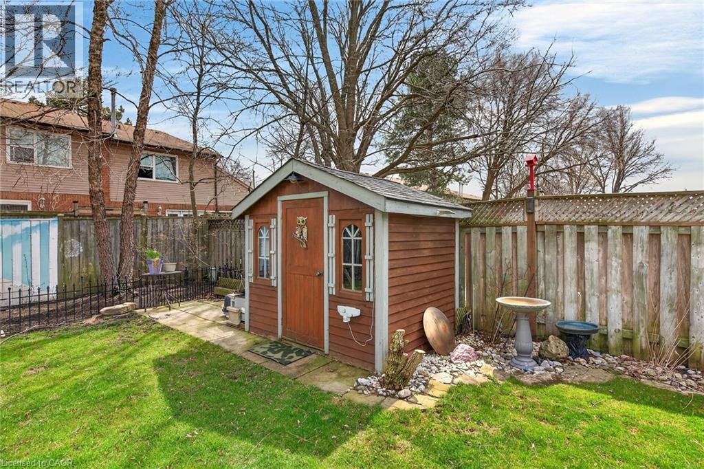 23 Juliebeth Drive, Hamilton, ON - Outdoor