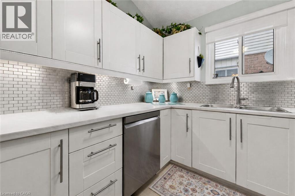 23 Juliebeth Drive, Hamilton, ON - Indoor Photo Showing Kitchen With Double Sink With Upgraded Kitchen