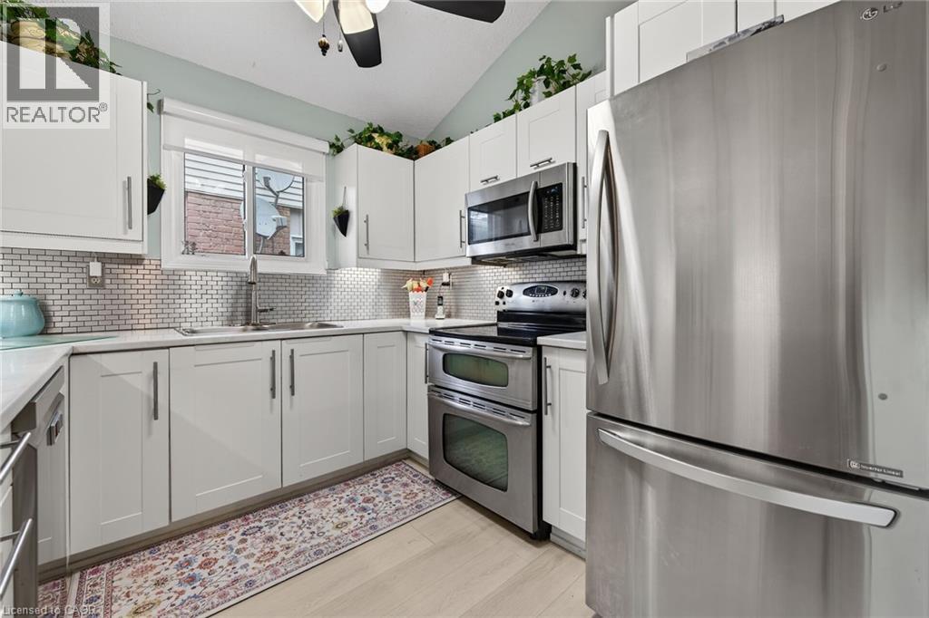 23 Juliebeth Drive, Hamilton, ON - Indoor Photo Showing Kitchen With Stainless Steel Kitchen