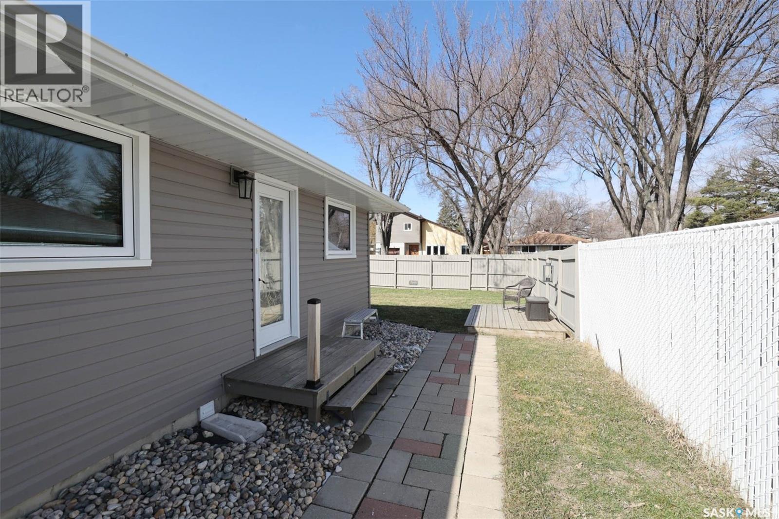 55 Fox Glove Crescent, Regina, SK - Outdoor