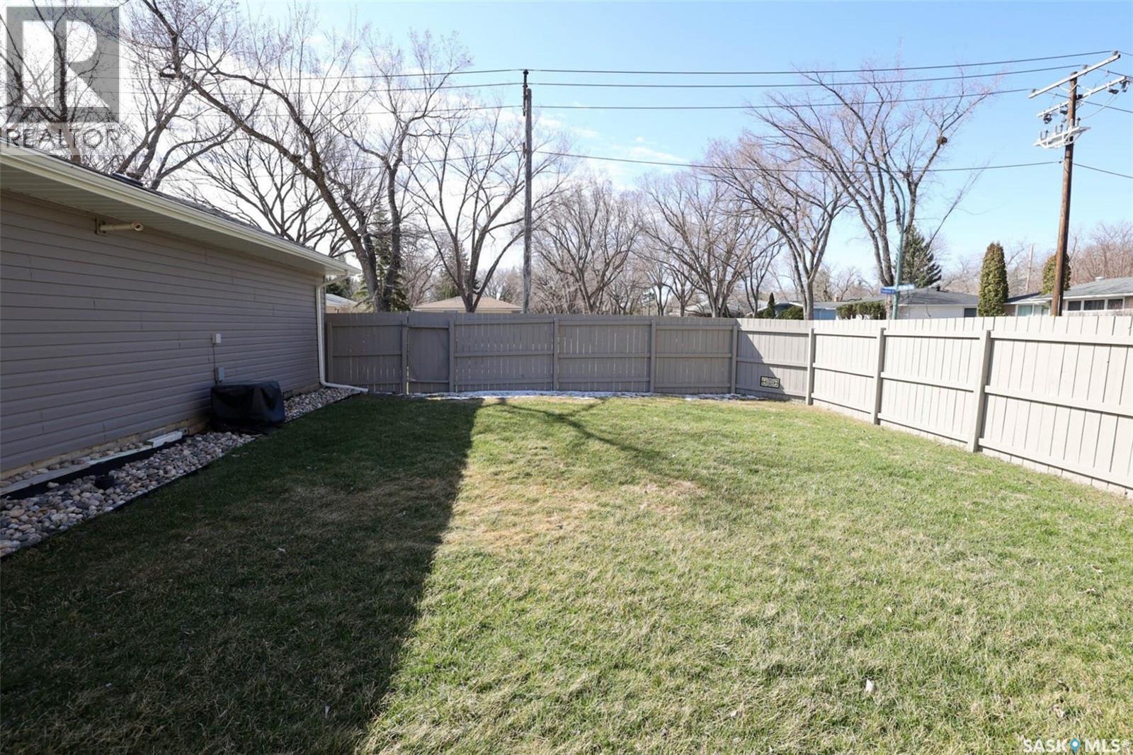 55 Fox Glove Crescent, Regina, SK - Outdoor