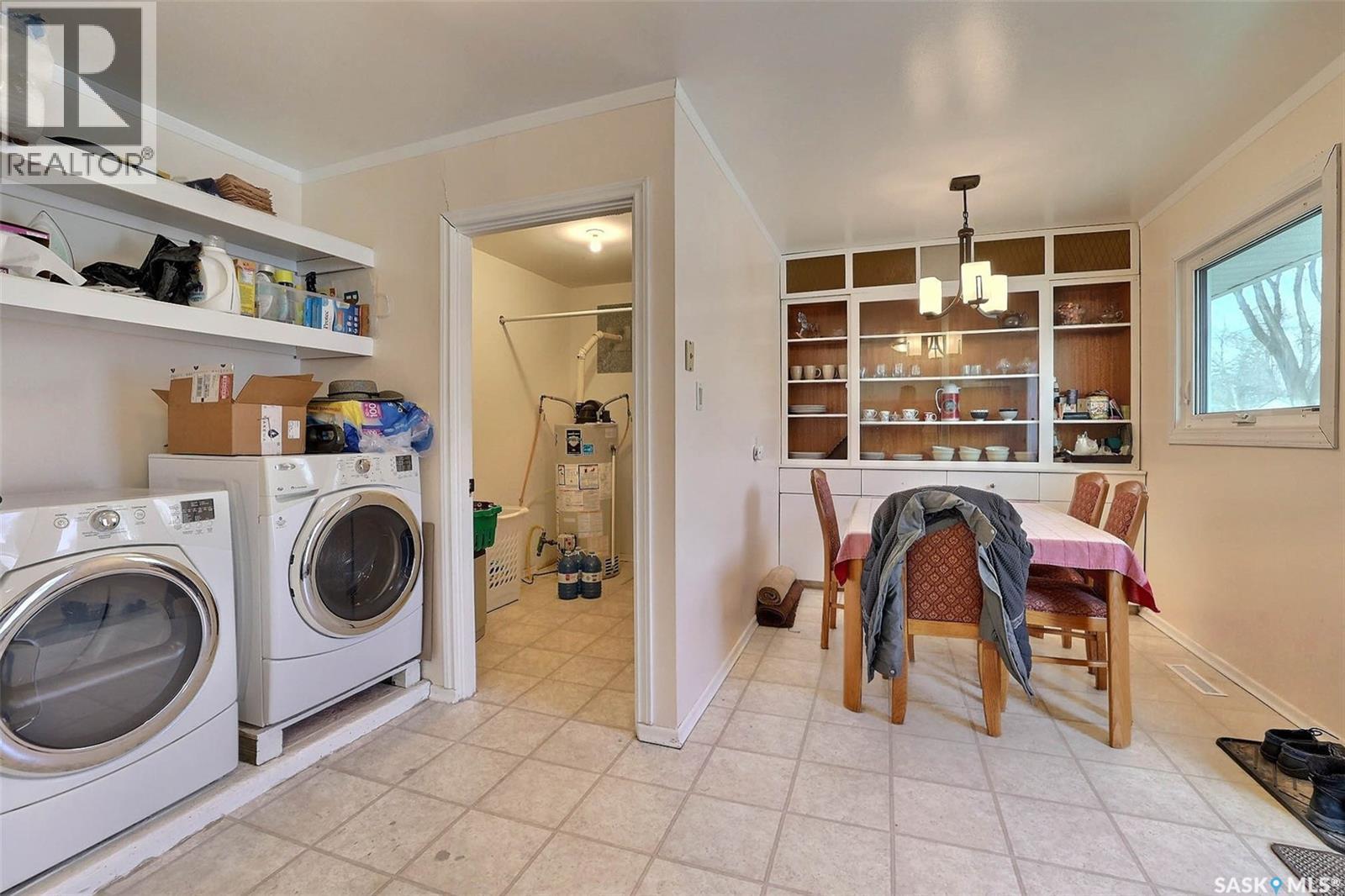 55 Fox Glove Crescent, Regina, SK - Indoor Photo Showing Laundry Room