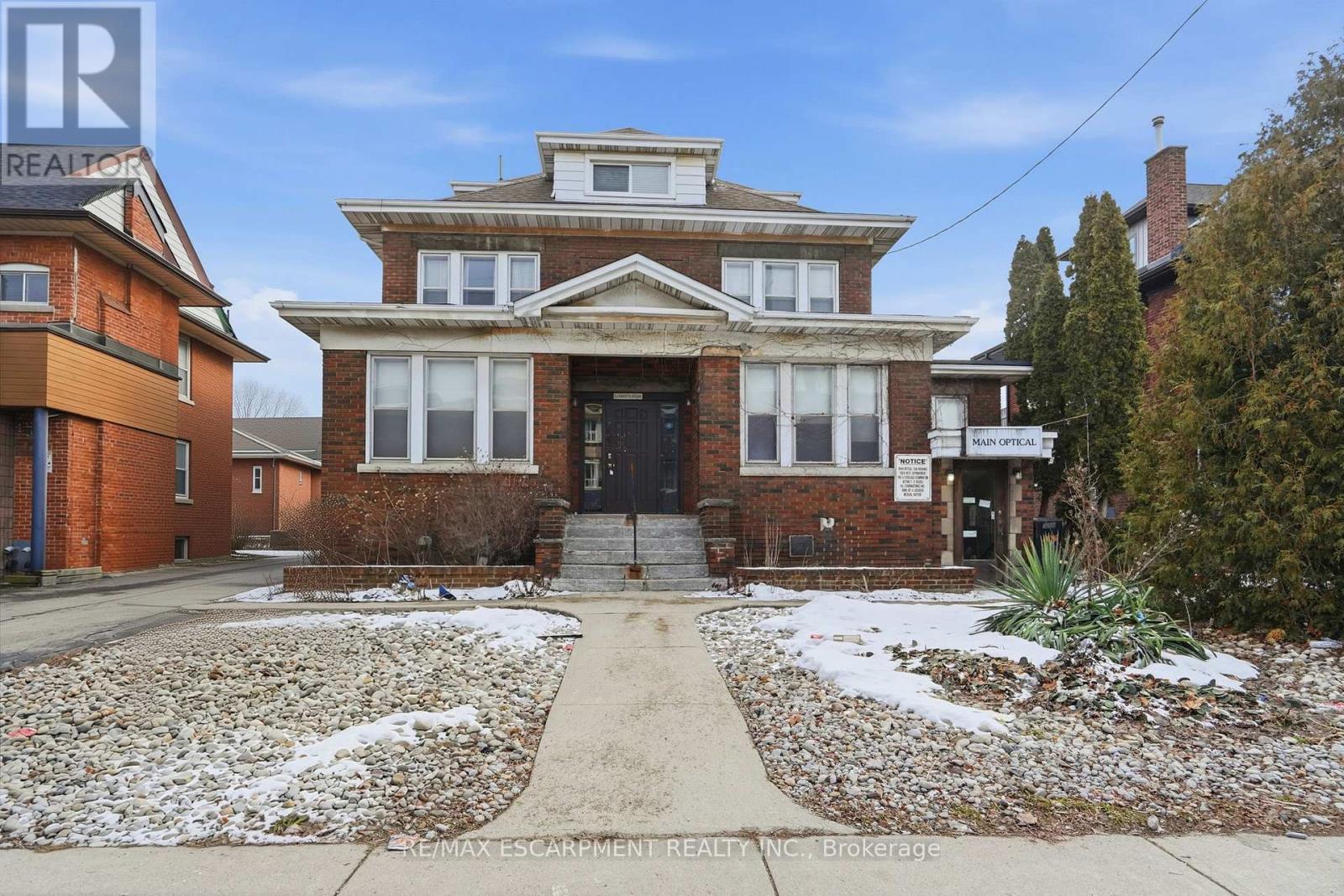 826 Main Street E, Hamilton, ON
