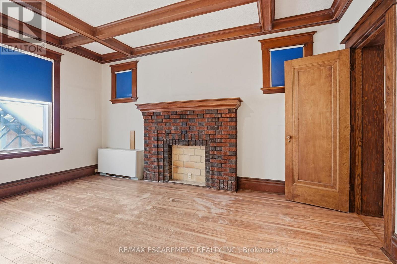 826 Main Street E, Hamilton, ON