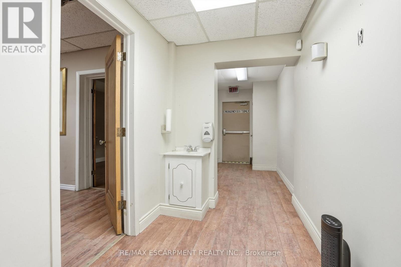 826 Main Street E, Hamilton, ON