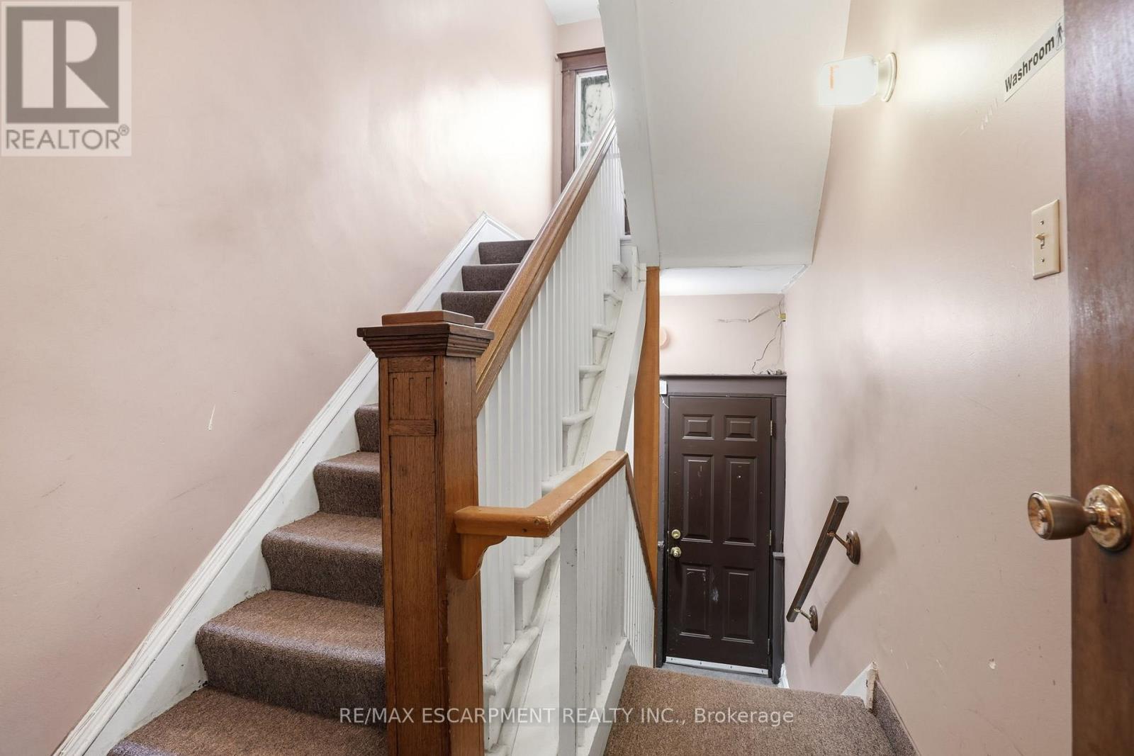 826 Main Street E, Hamilton, ON
