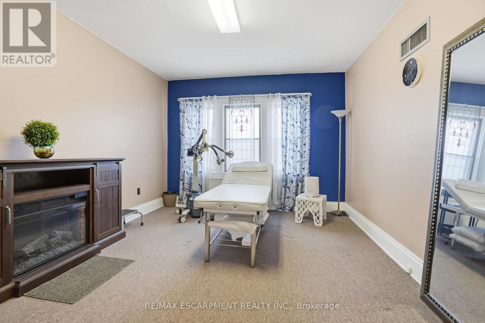 826 Main Street E, Hamilton, ON