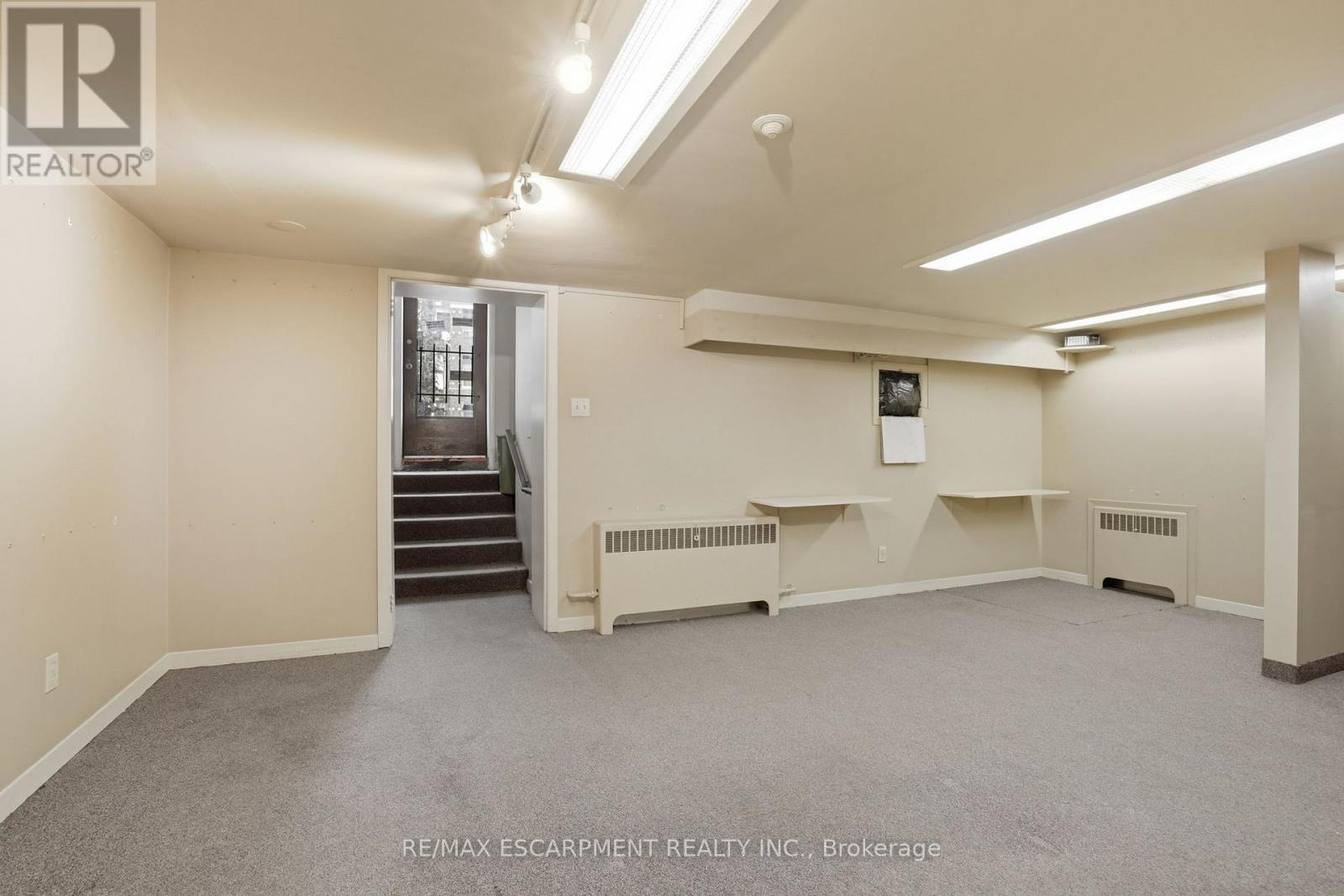 826 Main Street E, Hamilton, ON