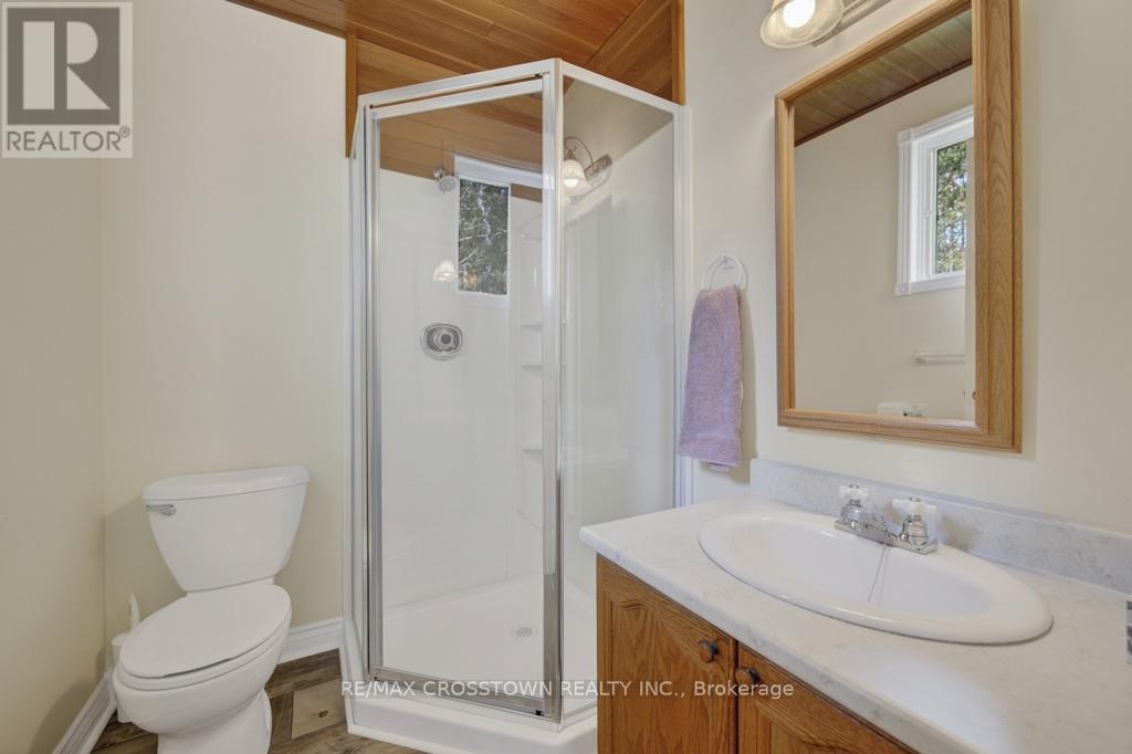 Primary ensuite - 50 Withall Grove, Tiny, ON - Indoor Photo Showing Bathroom