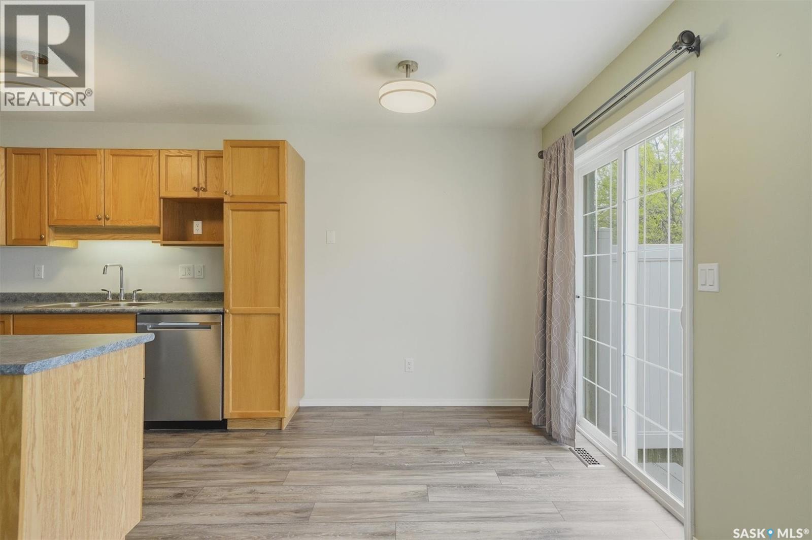 31 425 Bayfield Crescent, Saskatoon, SK - Indoor Photo Showing Kitchen