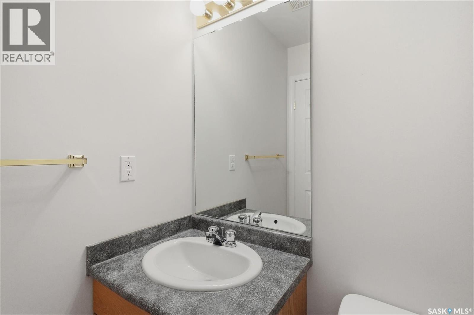 31 425 Bayfield Crescent, Saskatoon, SK - Indoor Photo Showing Bathroom