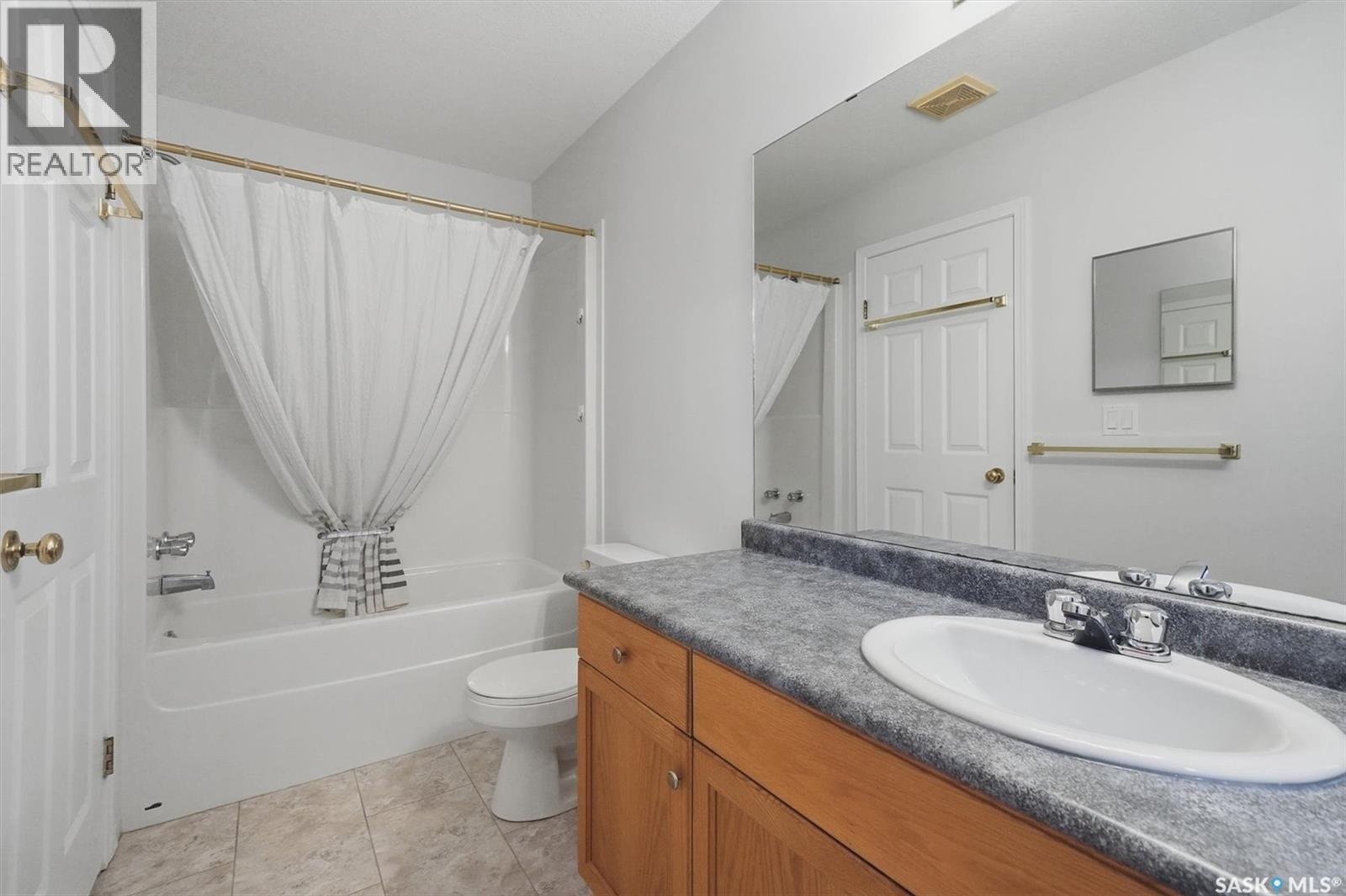 31 425 Bayfield Crescent, Saskatoon, SK - Indoor Photo Showing Bathroom