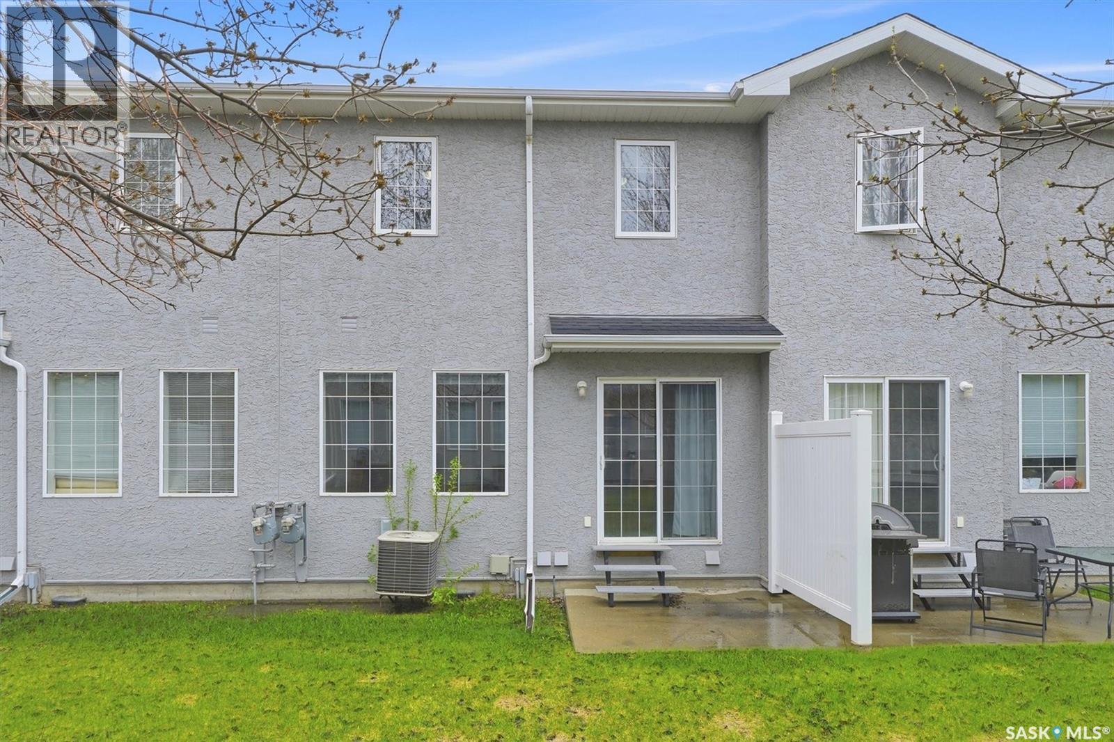 31 425 Bayfield Crescent, Saskatoon, SK - Outdoor