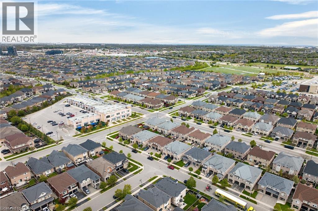 Aerial perspective featuring a residential neighborhood with varied architectural styles - 4236 Prudham Avenue, Burlington, ON - Outdoor With View