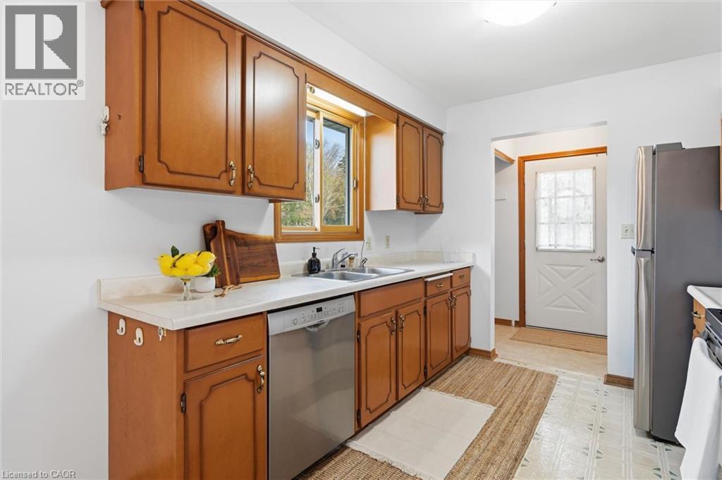 17 Richardson Drive, Port Dover, ON - Indoor Photo Showing Kitchen With Double Sink