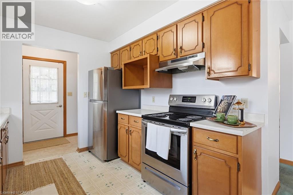 17 Richardson Drive, Port Dover, ON - Indoor Photo Showing Kitchen