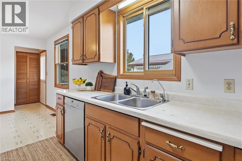 17 Richardson Drive, Port Dover, ON - Indoor Photo Showing Kitchen With Double Sink