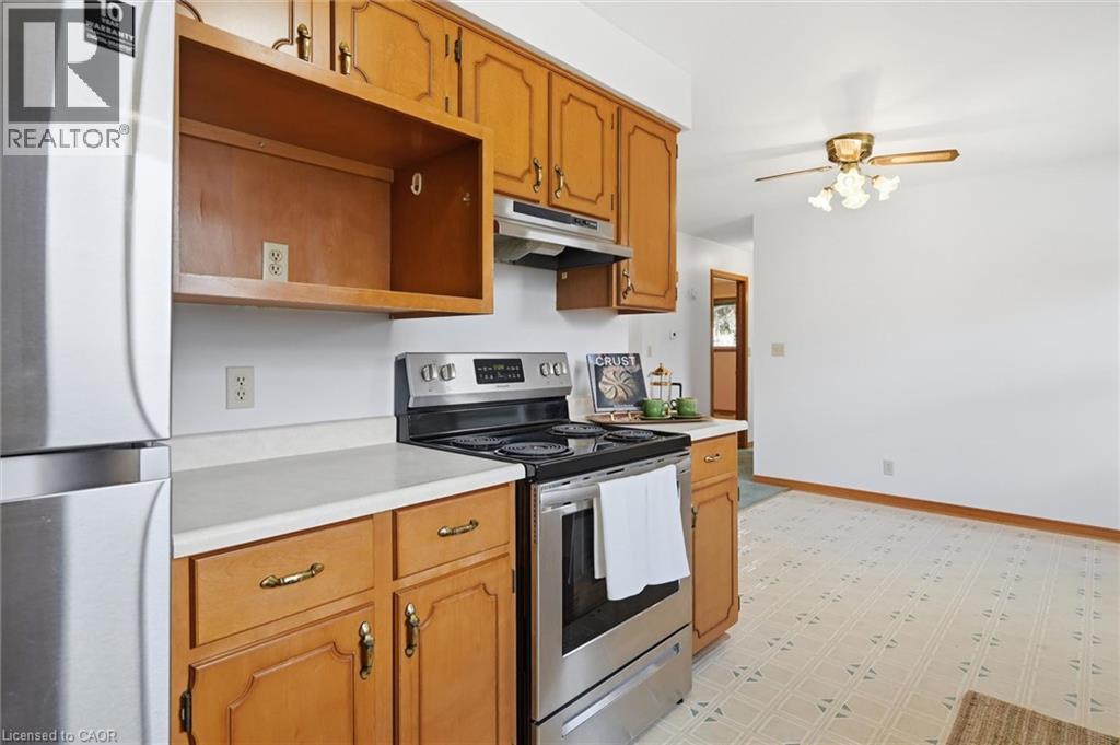 17 Richardson Drive, Port Dover, ON - Indoor Photo Showing Kitchen