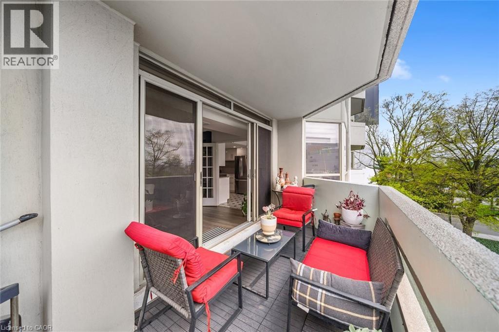 1237 North Shore Boulevard E Unit# 301, Burlington, ON - Outdoor With Balcony With Exterior