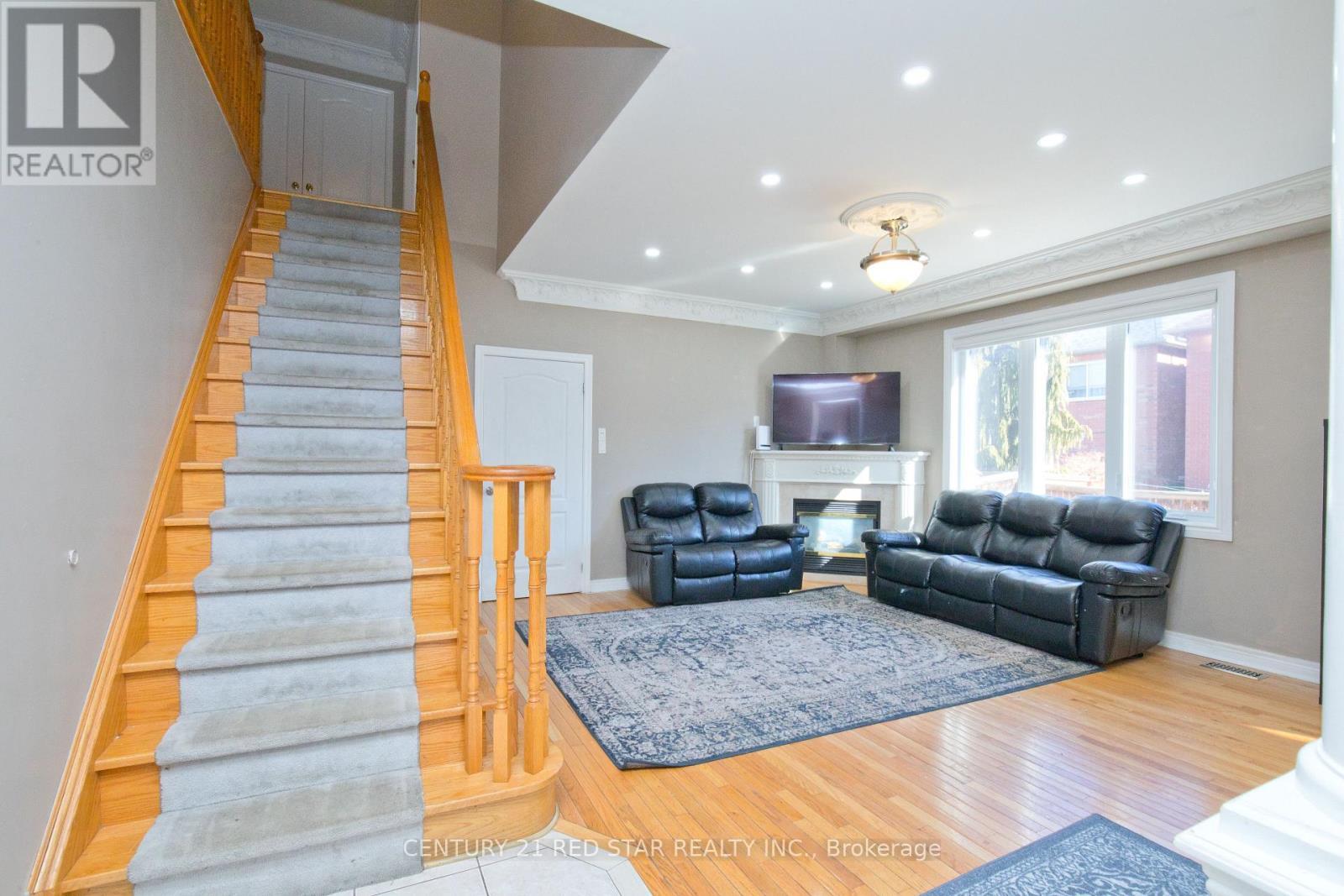 3 Okanagan Drive, Brampton, ON - Indoor Photo Showing Living Room With Fireplace
