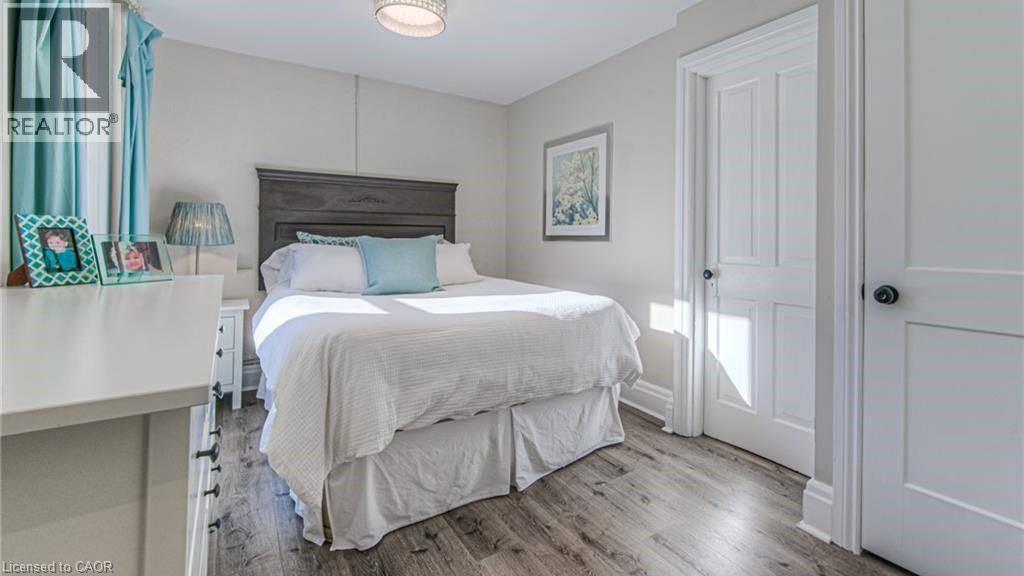 133 Markland Street, Hamilton, ON - Indoor Photo Showing Bedroom