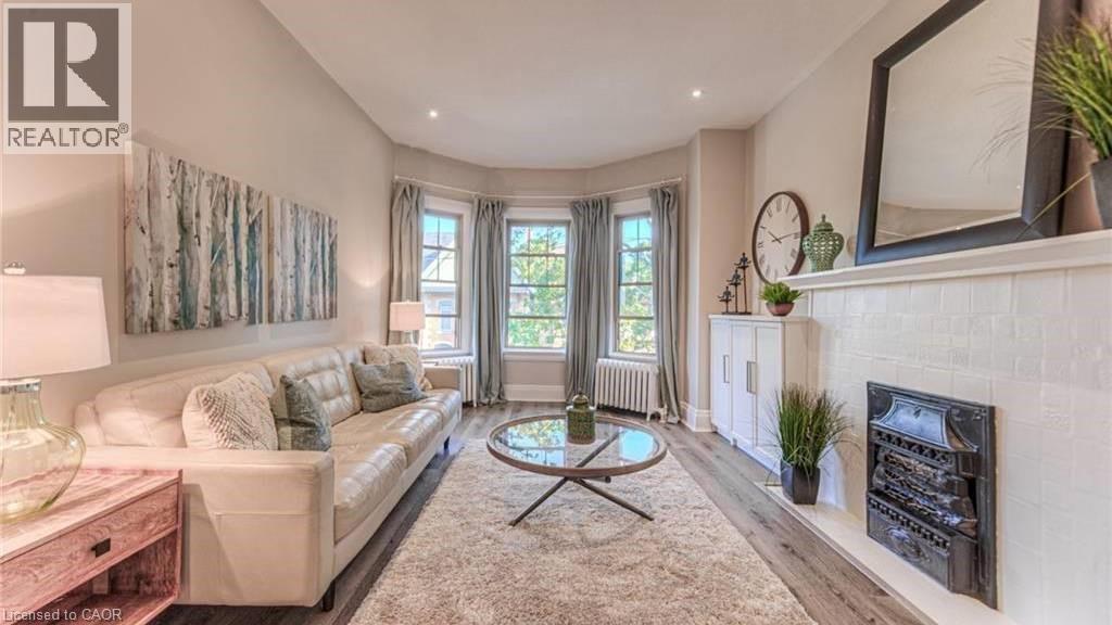 133 Markland Street, Hamilton, ON - Indoor Photo Showing Living Room With Fireplace