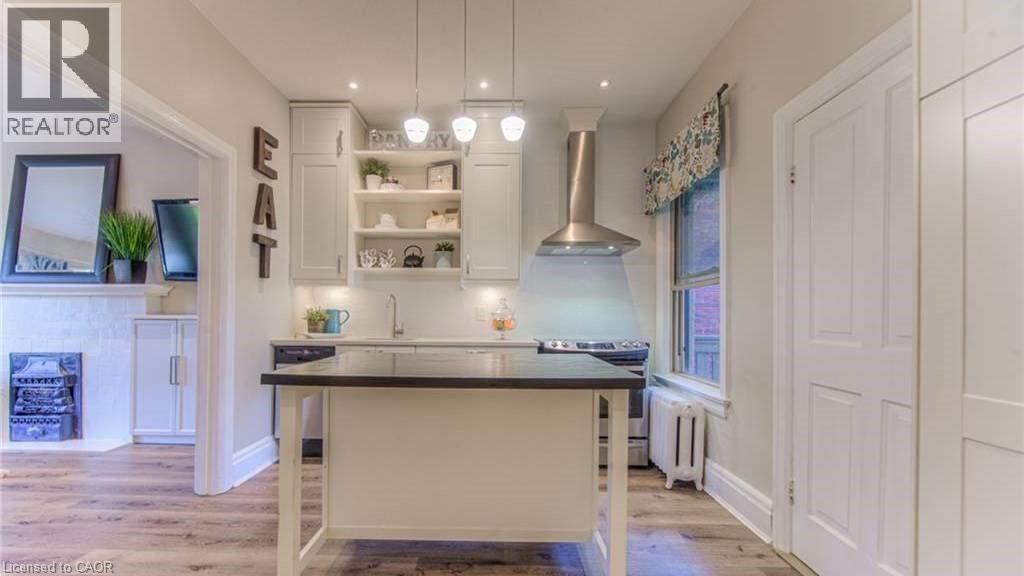 133 Markland Street, Hamilton, ON - Indoor Photo Showing Kitchen