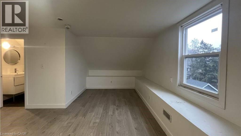 49 Fairleigh Avenue S, Hamilton, ON - Indoor Photo Showing Other Room