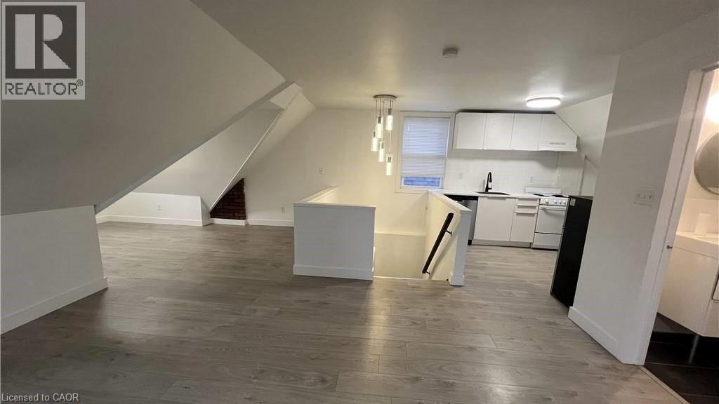 49 Fairleigh Avenue S, Hamilton, ON - Indoor Photo Showing Kitchen