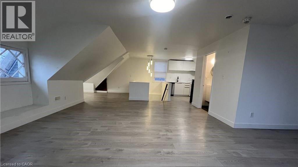 49 Fairleigh Avenue S, Hamilton, ON - Indoor Photo Showing Other Room