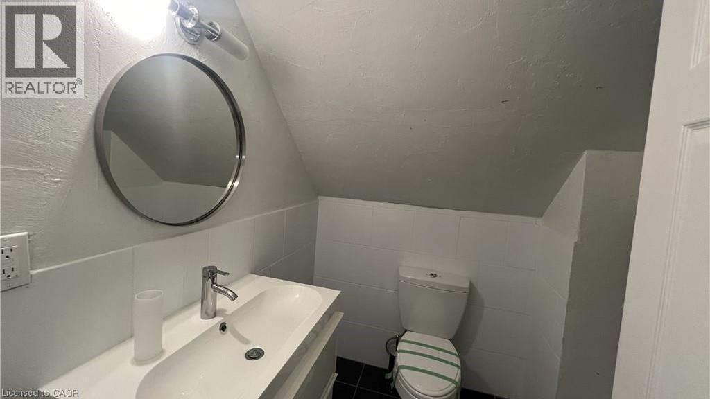 49 Fairleigh Avenue S, Hamilton, ON - Indoor Photo Showing Other Room