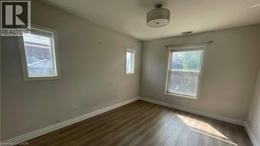 49 Fairleigh Avenue S, Hamilton, ON - Indoor Photo Showing Other Room
