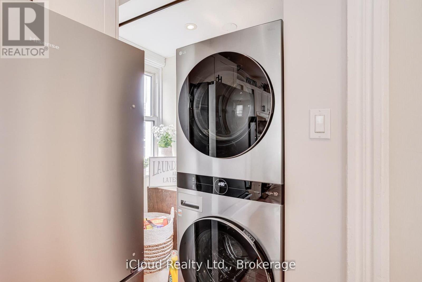 17 Oxford Street, Cambridge, ON - Indoor Photo Showing Laundry Room