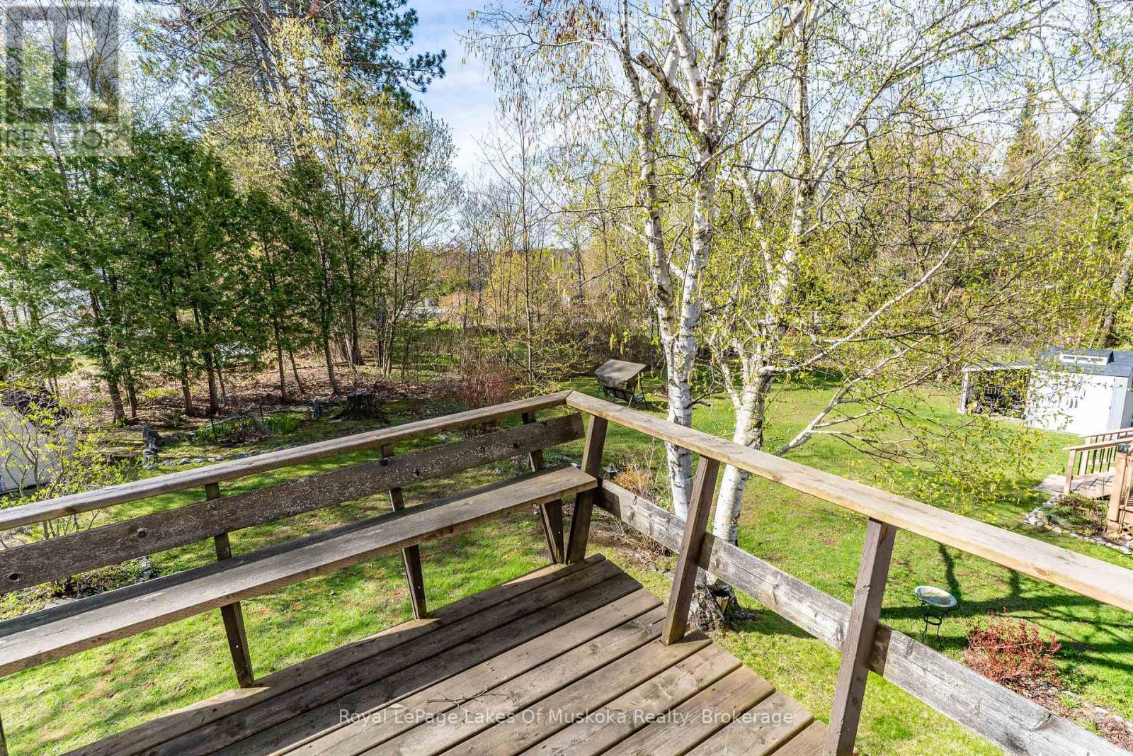 View of backyard - 555 Wagner Street, Gravenhurst (Muskoka (S)), ON - Outdoor