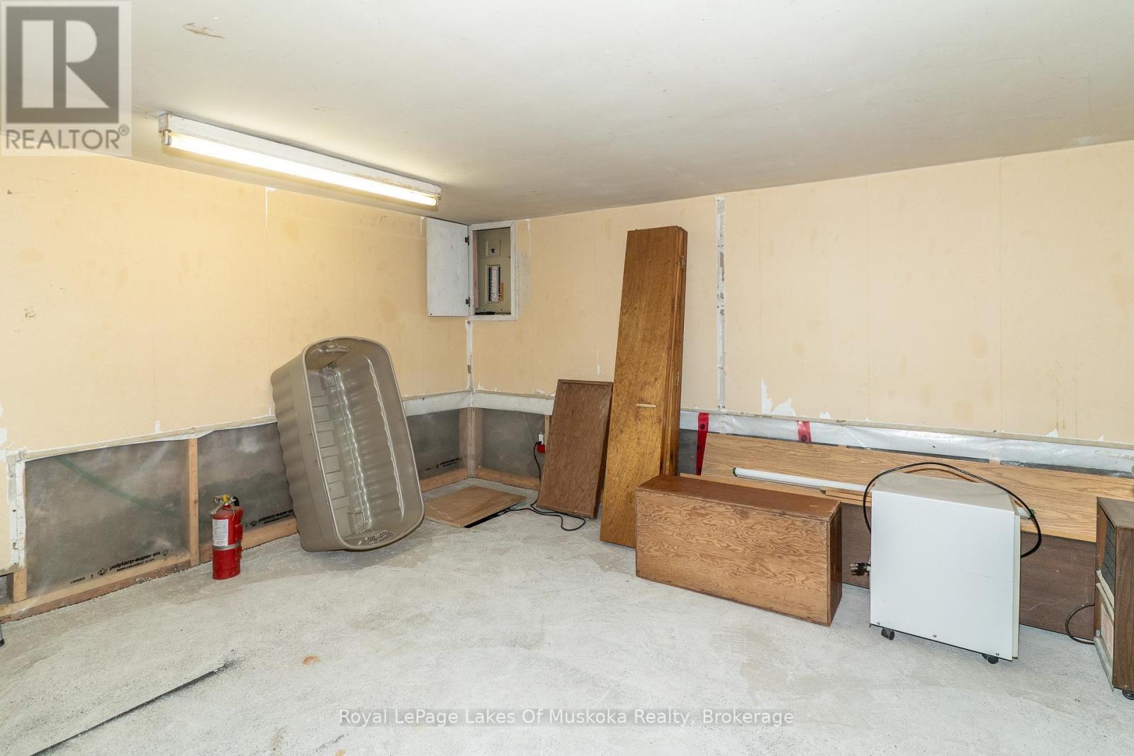 Storage, Electrical Panel 200 amp - 555 Wagner Street, Gravenhurst (Muskoka (S)), ON - Indoor